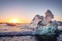 Bãi biển 'kim cương' độc nhất vô nhị ở Iceland