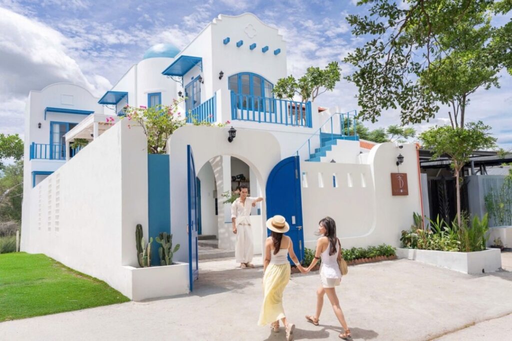 TD Santorini Pool Villa Hội An – Chạm vào một kỳ nghỉ riêng tư giữa sắc xanh Santorini
